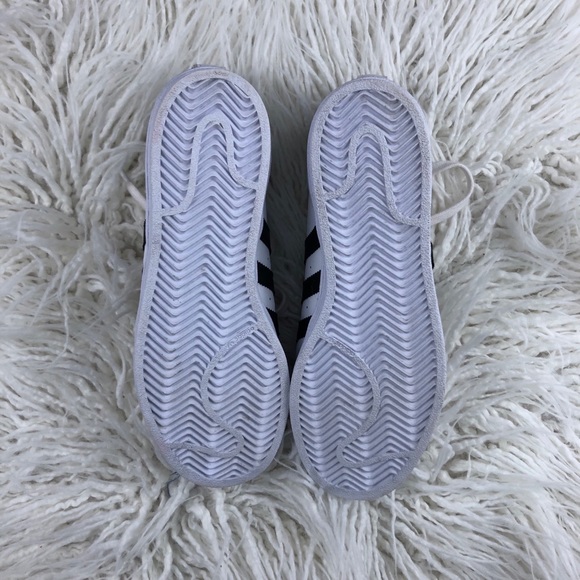 Adidas Superstar BRAND NEW - Picture 3 of 3